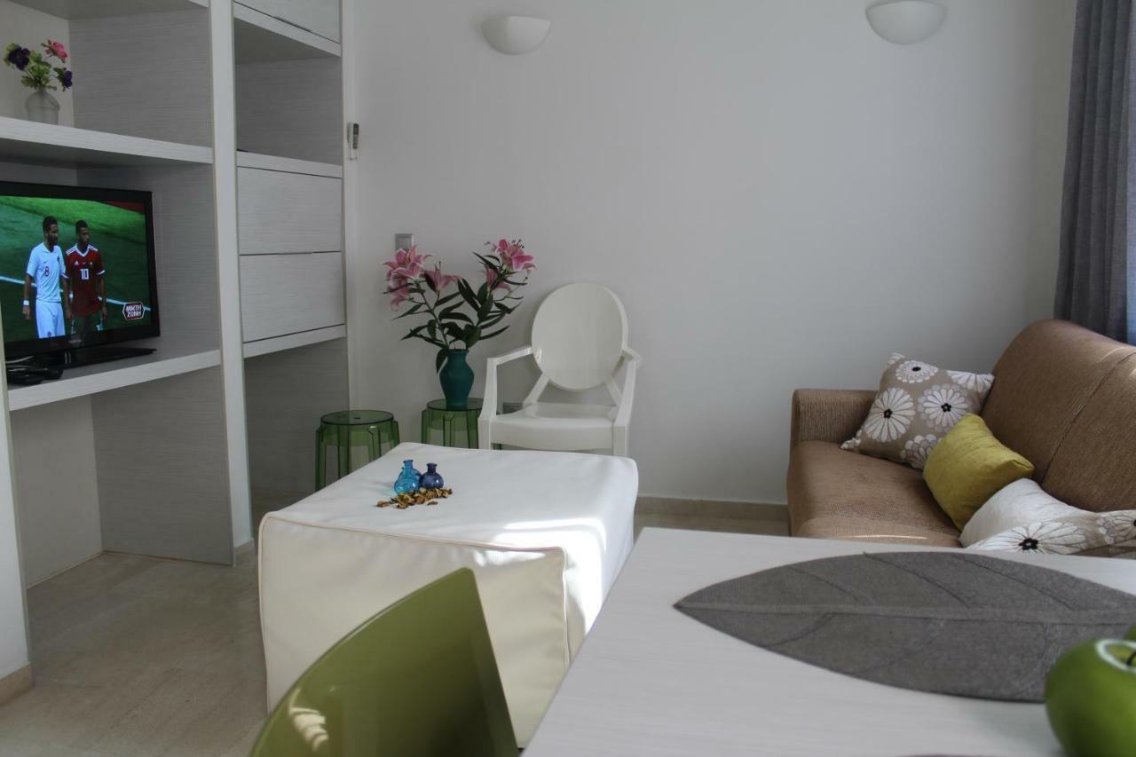 Myron Suite Old Town 레팀노 외부 사진