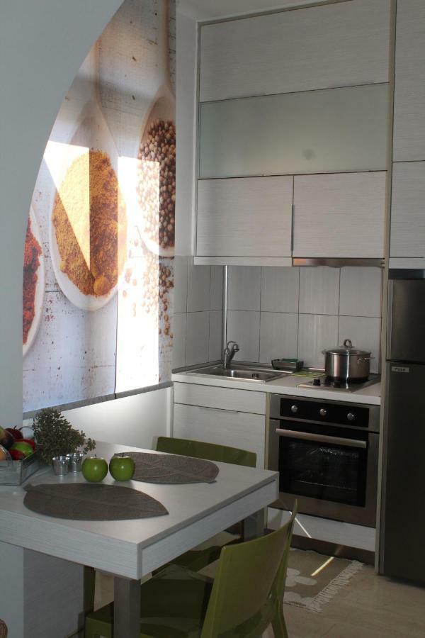 Myron Suite Old Town 레팀노 외부 사진